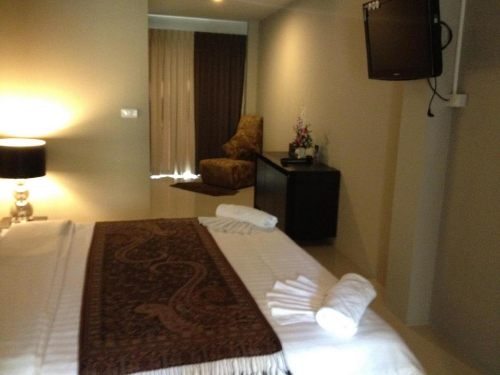 Green Residence Hotel Bang Rak Beach  Extérieur photo