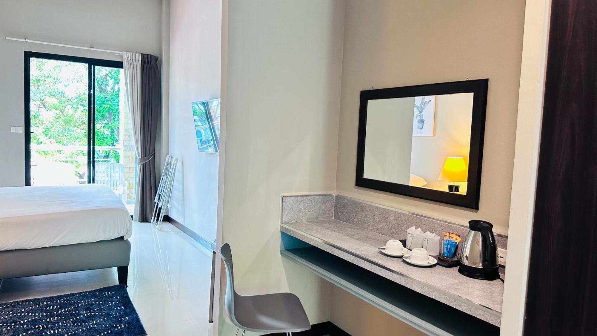 Green Residence Hotel Bang Rak Beach  Extérieur photo